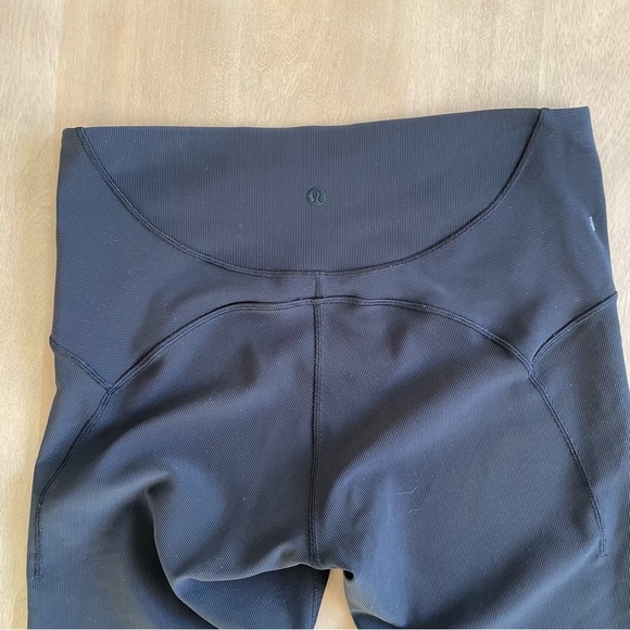 Lululemon Ribbed Contoured High Rise Crop *17"
Black - Picture 5 of 10